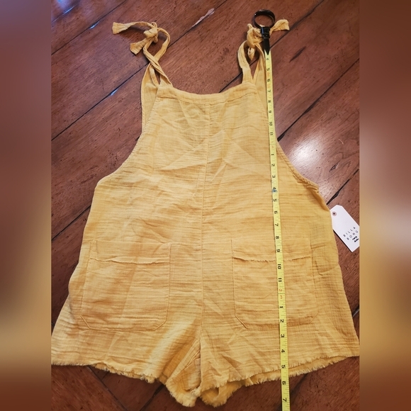 Billabong - NWT Girl On The Run Gauze Romper in Sunflower Yellow - Picture 6 of 6